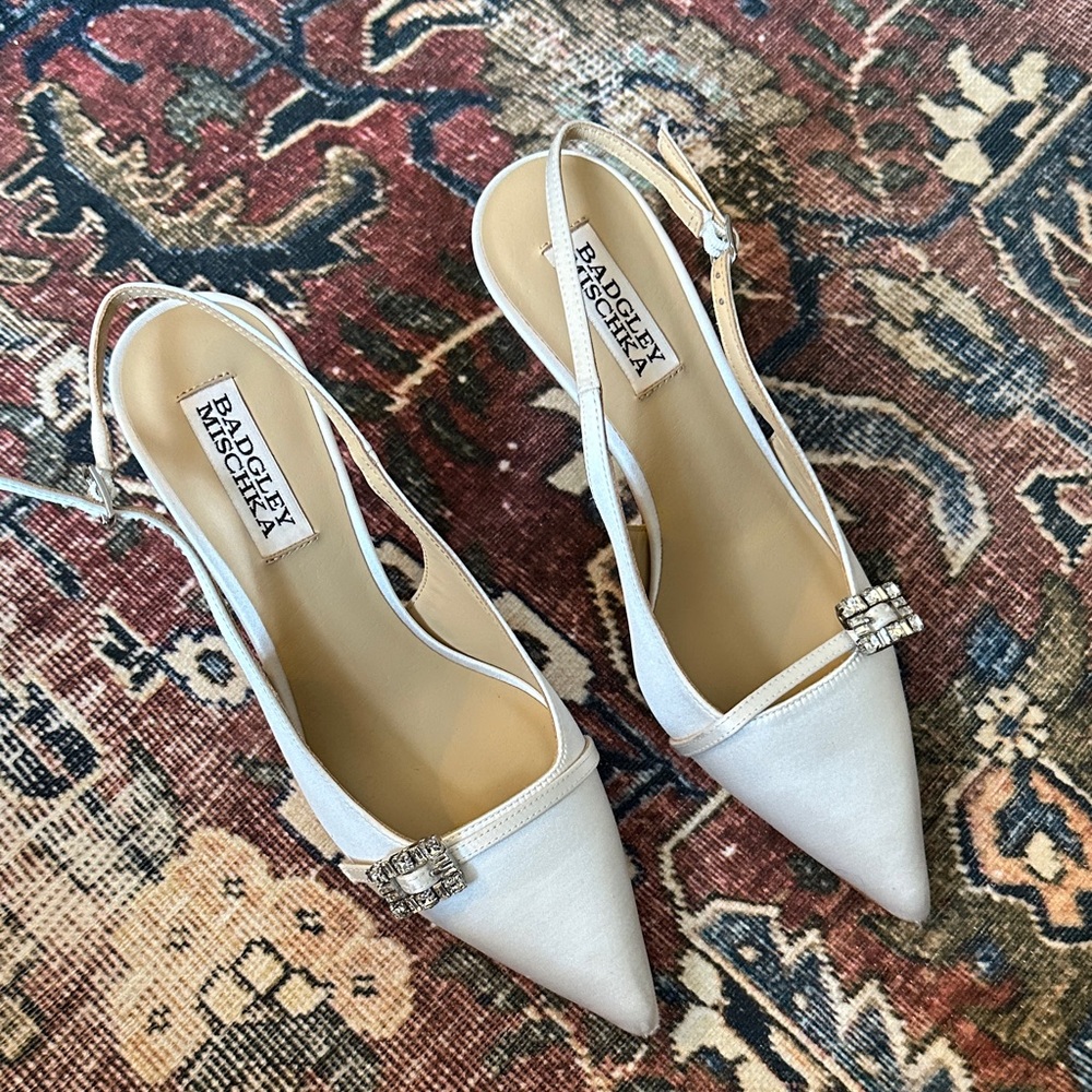 Badgley Mischka - White / Ivory Slingback Heels